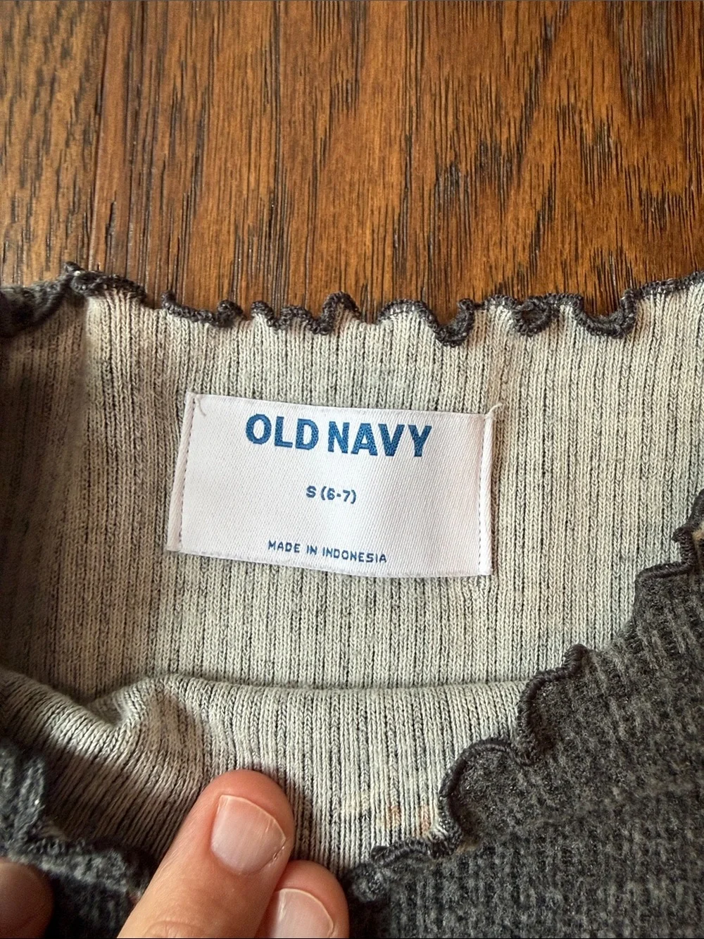 Old Navy Girls Long Sleeve Ribbed Tops - Gray Floral & Black size small 6-7